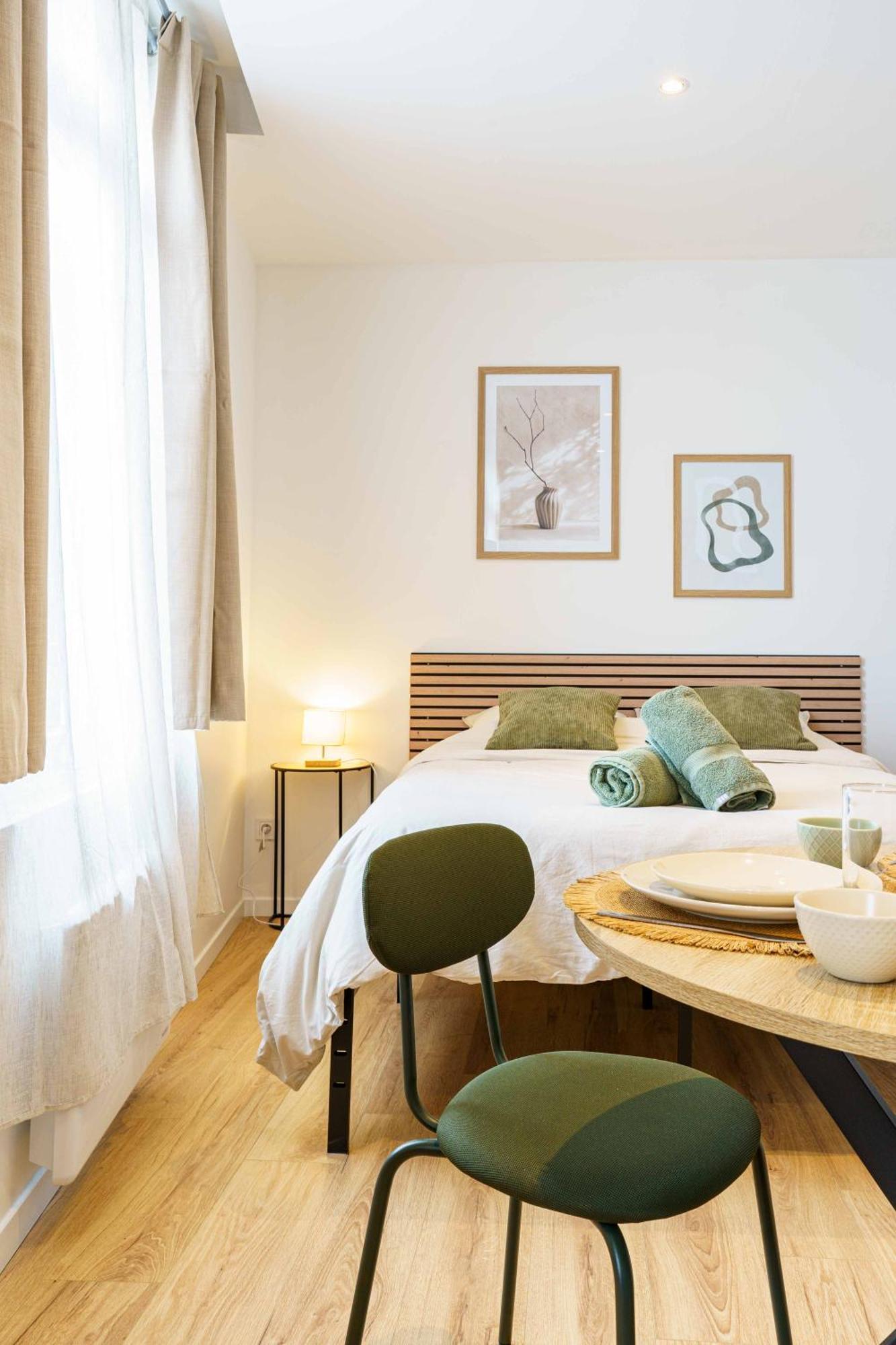 Elegant 3 Pers Wifi Apartment